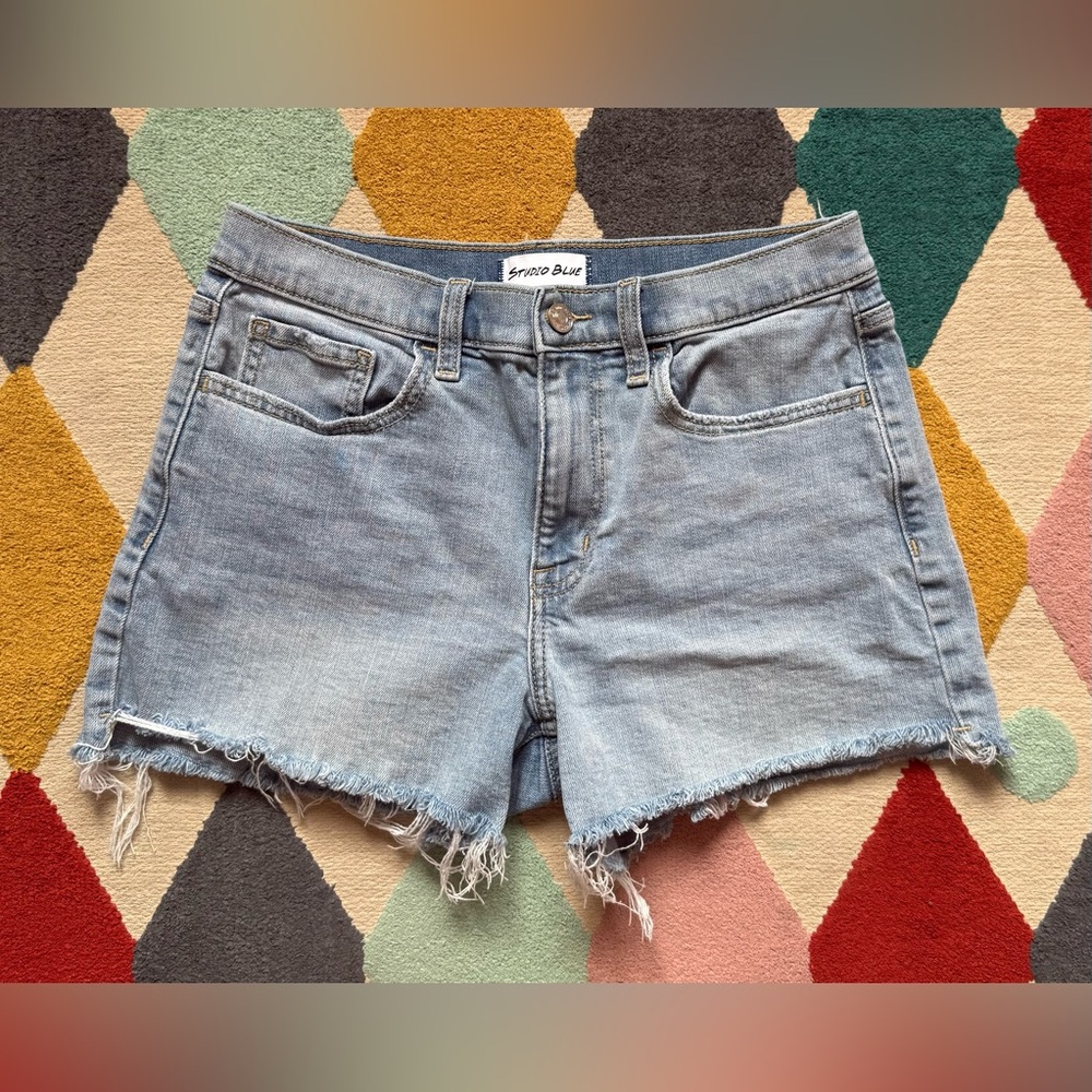 Studio Blue Zora Hight Rise Easy Short - Size 27